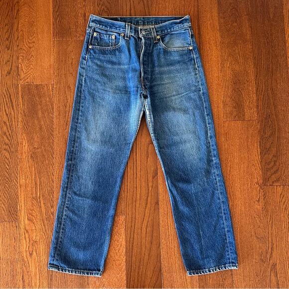 Vintage Levi’s 501xx Made in USA dated 99” w30
